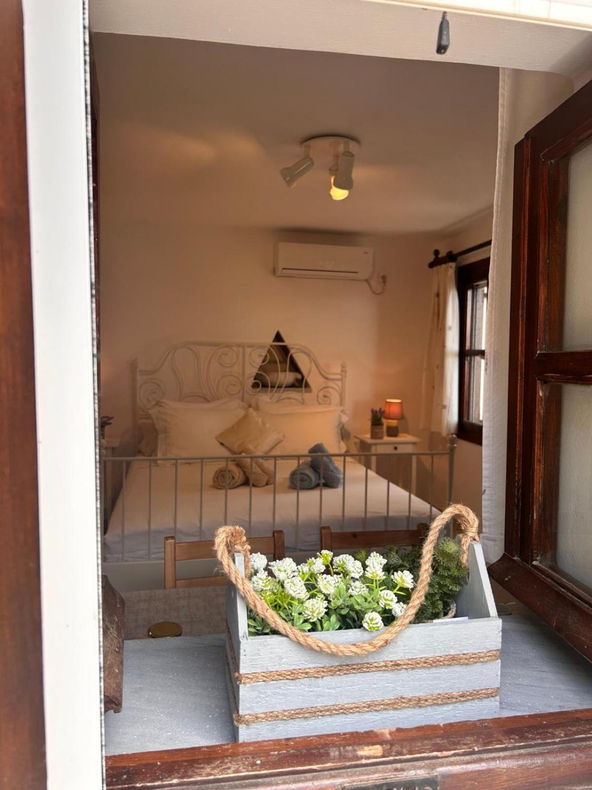 Grandpa Simos' Traditional Guest House Agios Romanos Bagian luar foto