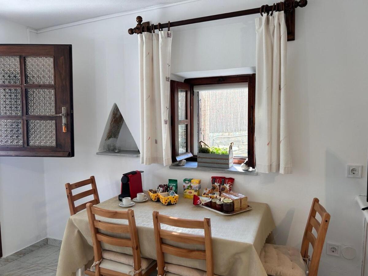 Grandpa Simos' Traditional Guest House Agios Romanos Bagian luar foto
